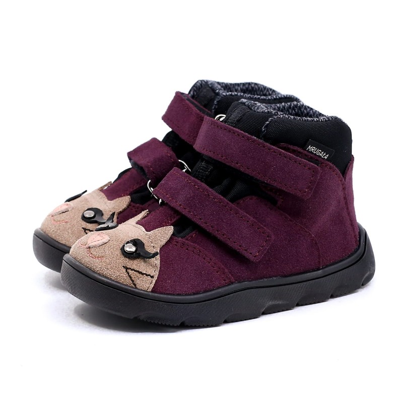 neko_barefoot_kitty_plum_1.jpg