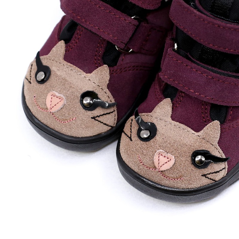 neko_barefoot_kitty_plum_3.jpg