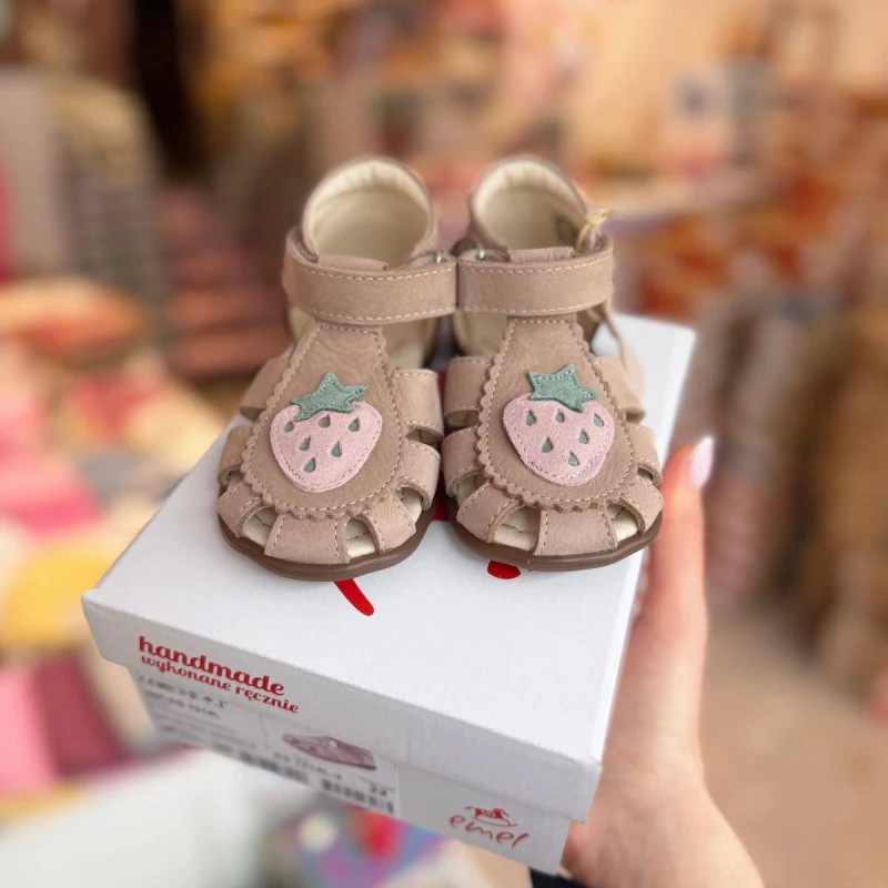 Emel - Sandałki Dziecięce Skórzane Roczki Z Truskawką Bali  ES 1214L-3 - bubutik.pl