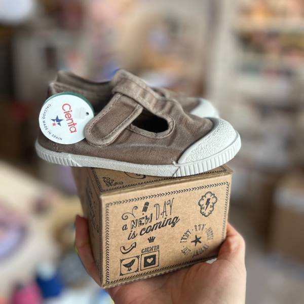 Cienta - Pachnące Tenisówki Kapcie Barefoot 451777-46 Beige  - bubutik.pl