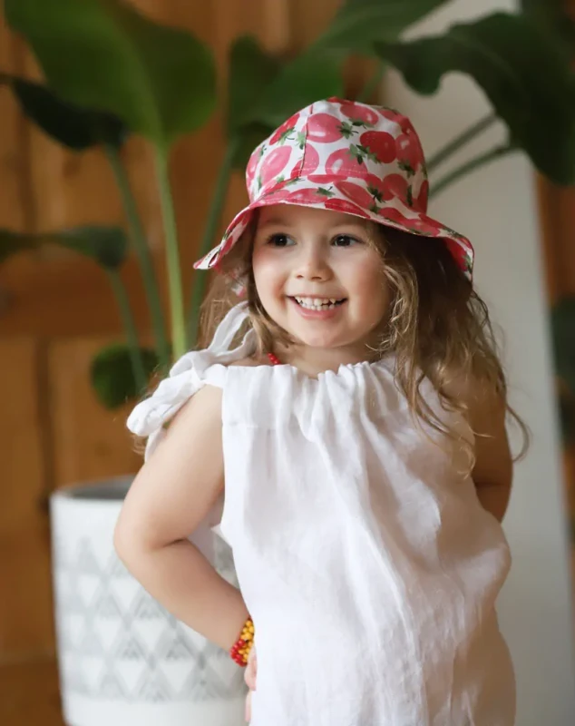 kapelusz-strawberry-pupill2.webp