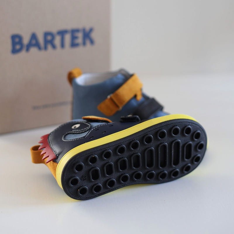 buty-dzieciece-bartek-03-d.jpg